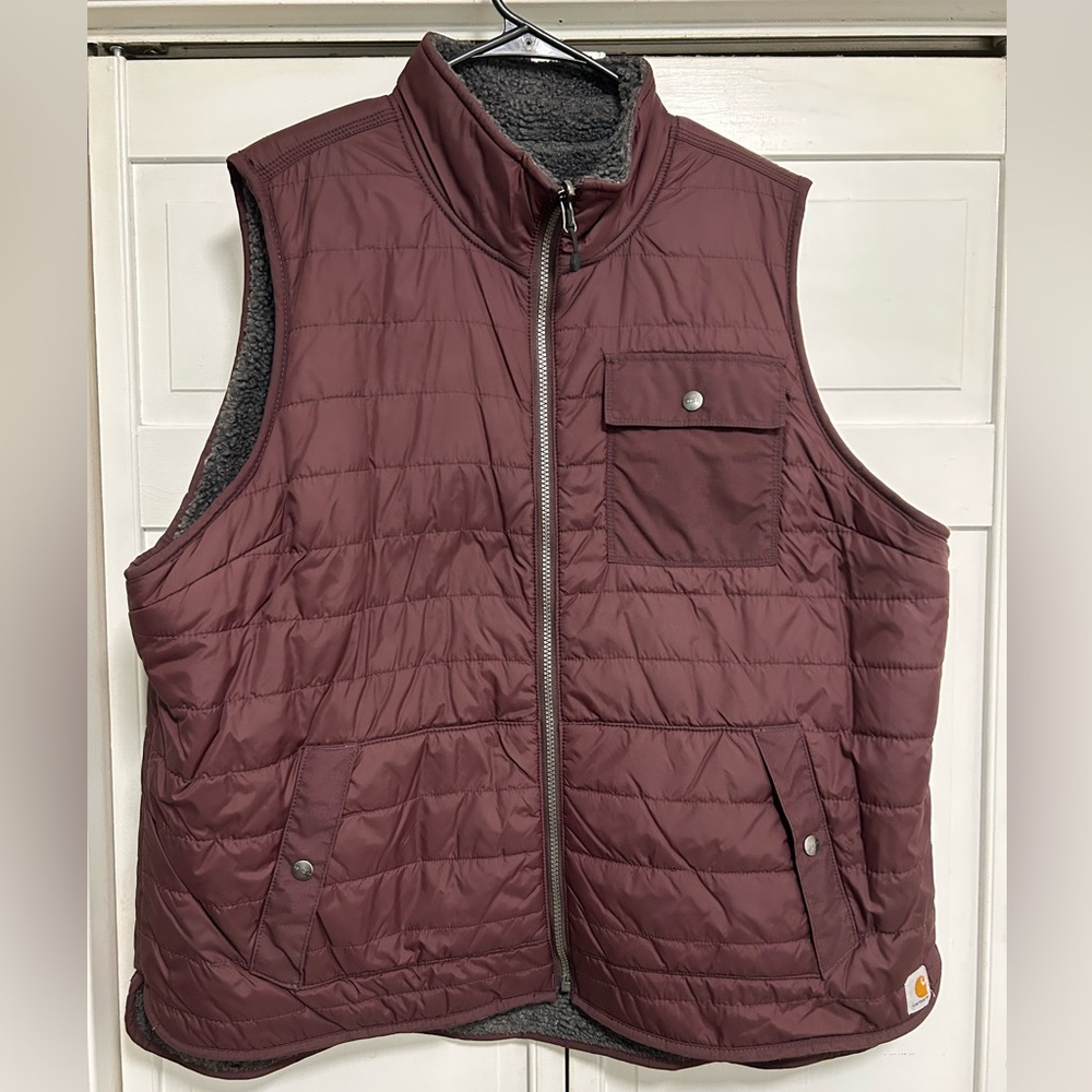 Women’s Carhartt reversible vest, Eggplant with dark gray Sherpa lining size XXL